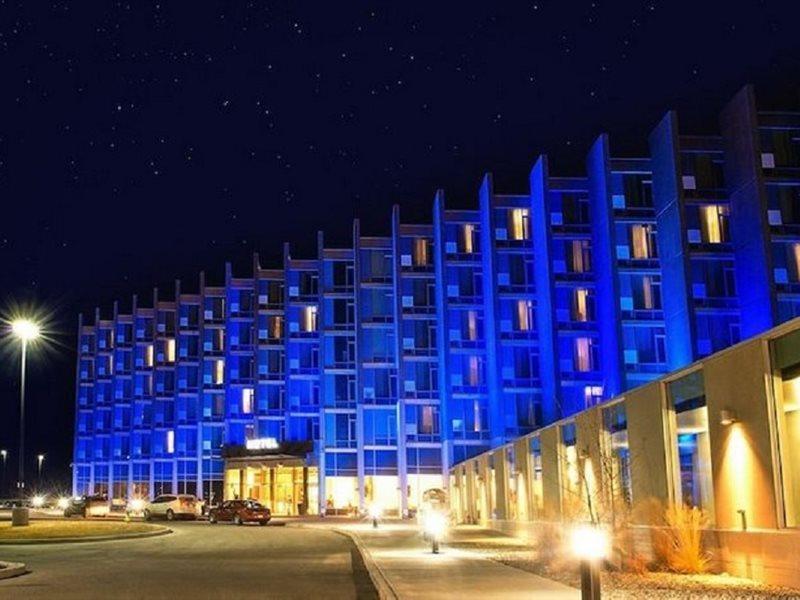 Grey Eagle Resort YYC Eksteriør bilde