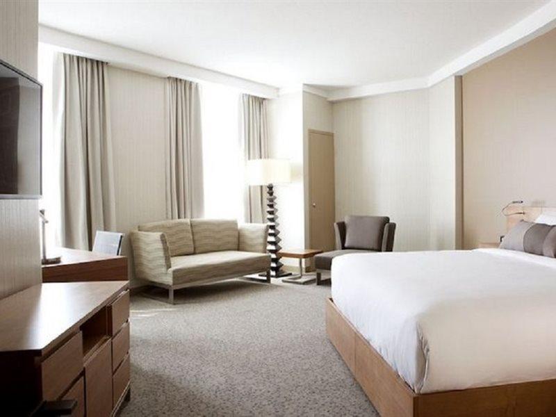 Grey Eagle Resort YYC Eksteriør bilde