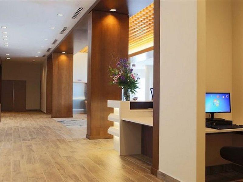 Grey Eagle Resort YYC Eksteriør bilde