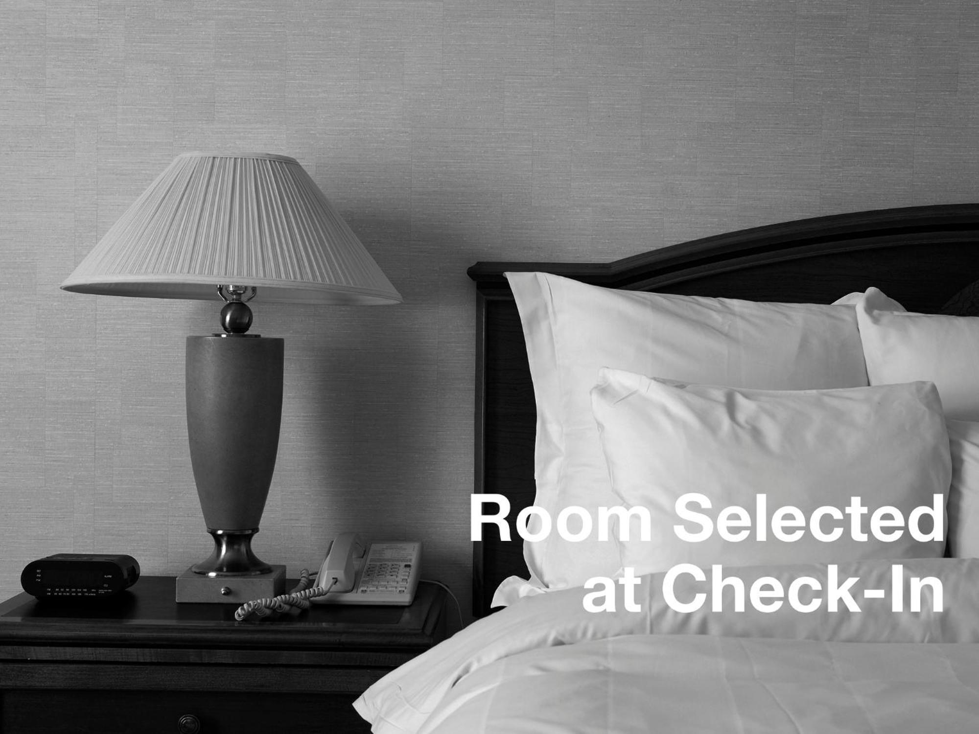 Grey Eagle Resort YYC Eksteriør bilde