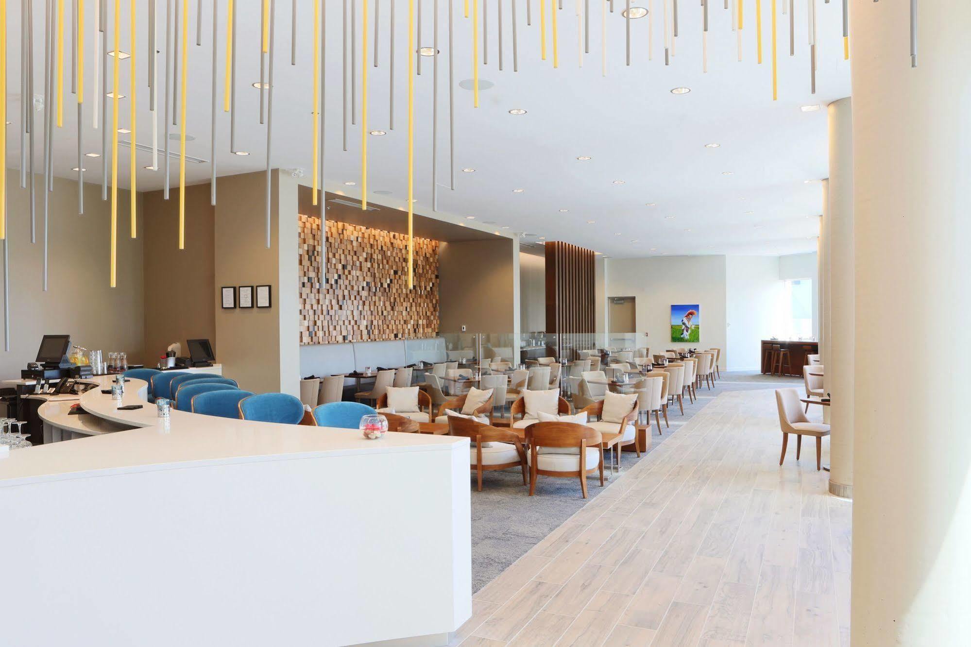 Grey Eagle Resort YYC Eksteriør bilde